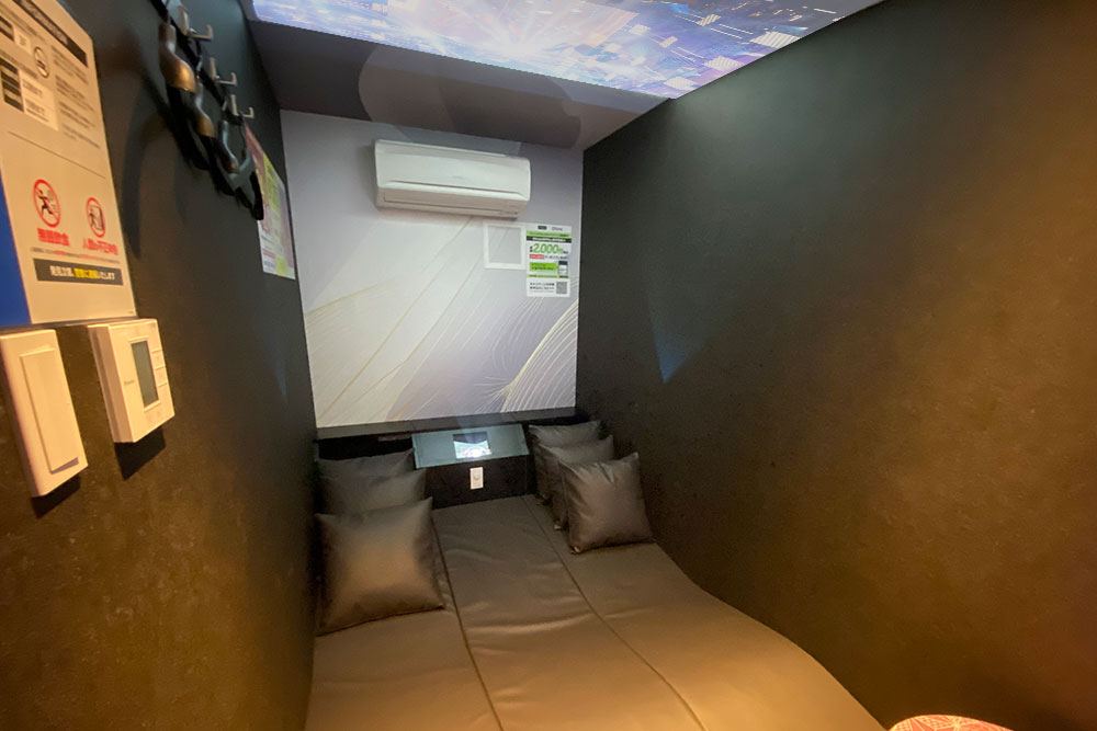 Jankara Dotonbori Daruma store